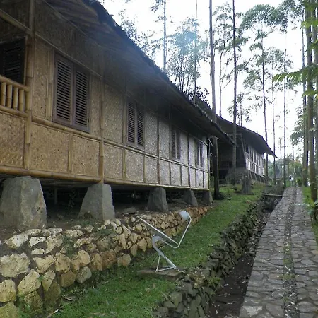 Villa Kampung Karuhun Sutan Raja-3